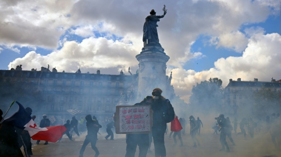  Gaz lacrymog&egrave;nes : des femmes t&eacute;moignent de troubles menstruels apr&egrave;s les manifestations 