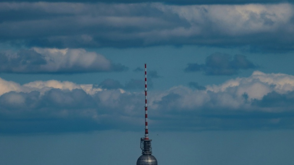 Bei zuf&auml;lliger Begegnung: Unbekannter schl&auml;gt 50-J&auml;hrigen in Berlin bewusstlos