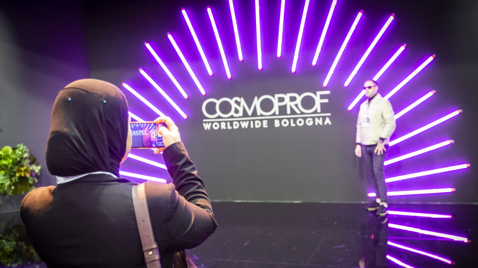 Torna Cosmoprof Worldwide Bologna e compie 60 anni con un nuovo layout, dal 18 al 21 marzo 