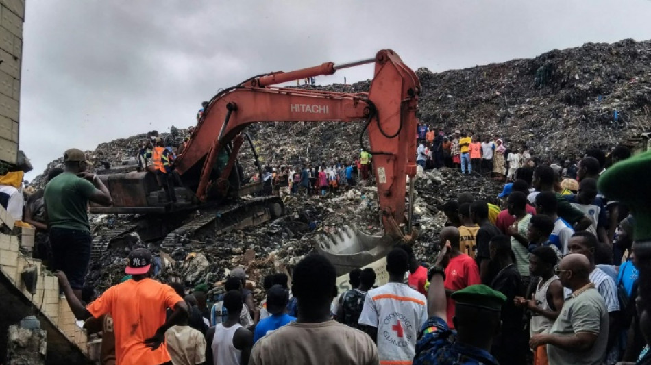  Landfill collapse kills 30 in Guinea 