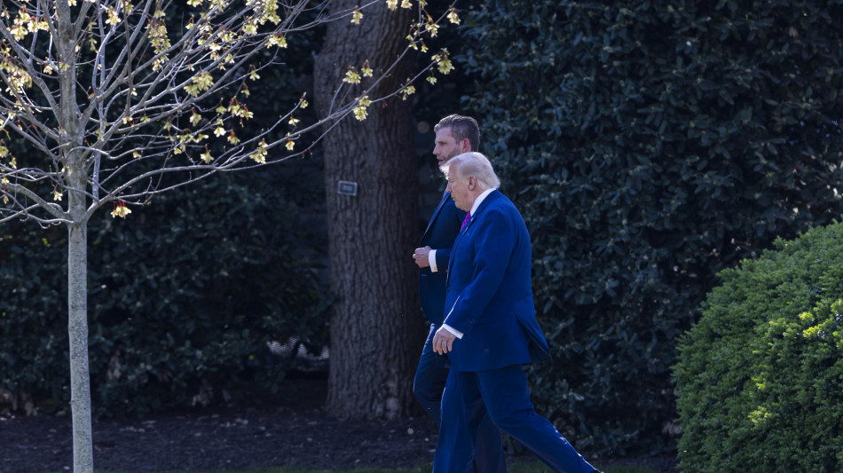 Trump, lo stretto di Hormuz riaprir&agrave; abbastanza presto