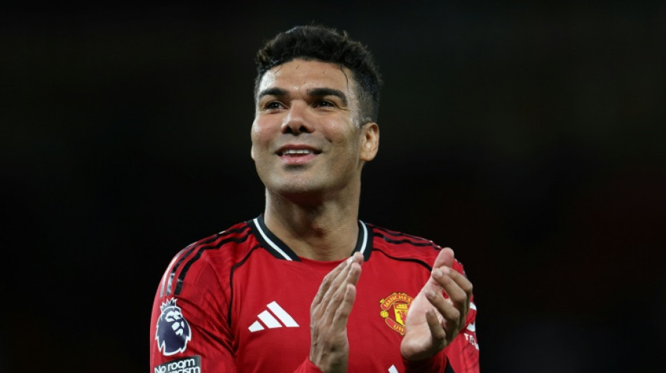 Casemiro marca e aproxima Manchester United da Liga dos Campe&otilde;es