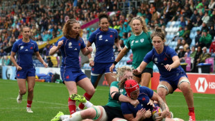 Mondial féminin de rugby: la France en demies par un trou de souris