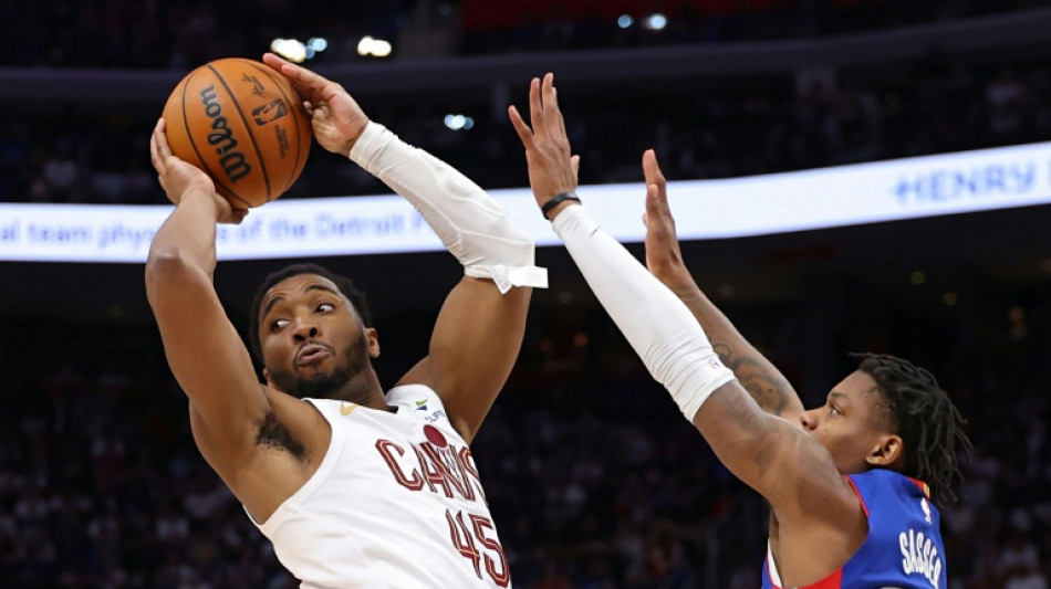  Mitchell leads Cavs past top-seeded Detroit into NBA East finals 