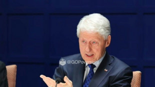 Affaire Epstein: Bill Clinton s'est expliqu&eacute; sur une photo de lui dans un jacuzzi
