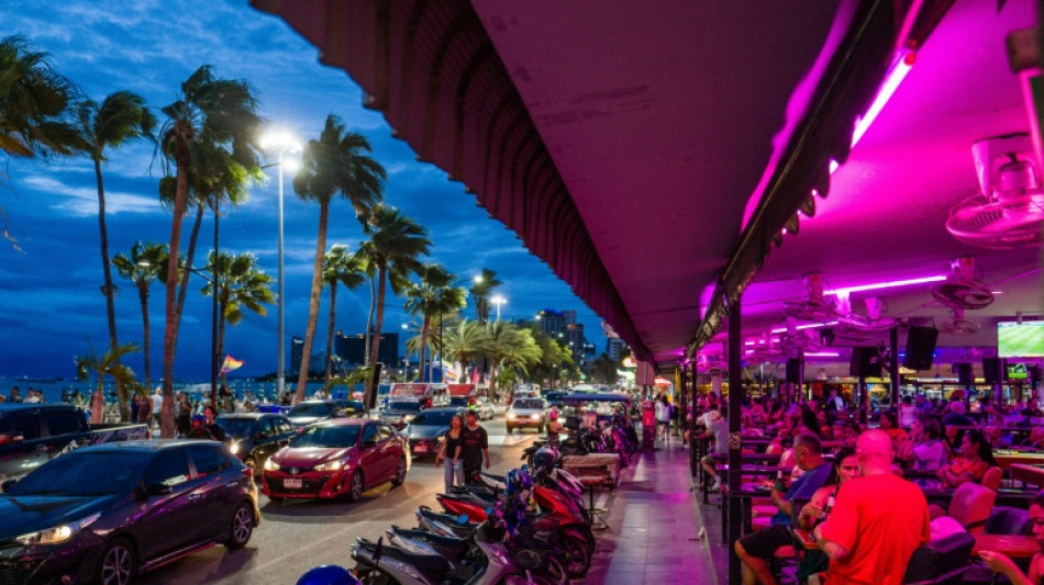  Tail&acirc;ndia adverte que turistas 'problem&aacute;ticos' poder&atilde;o ser expulsos 