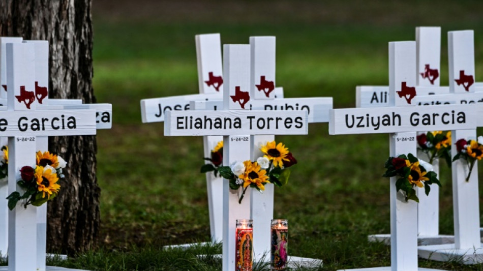 Respuesta policial "ca&oacute;tica" y "ap&aacute;tica" a tiroteo en escuela de Texas, dice informe