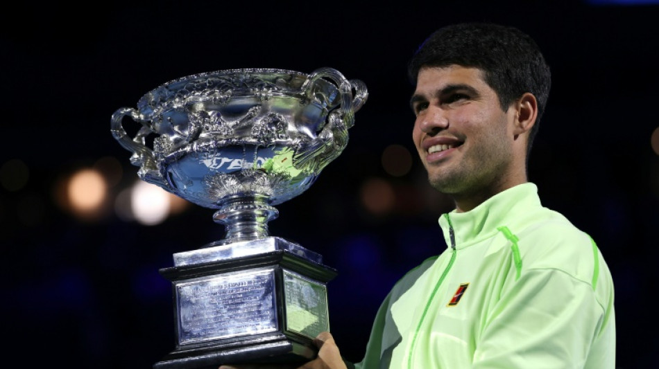 Tennis: Carlos Alcaraz remporte l'Open d'Australie en battant Novak Djokovic