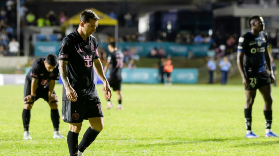  Messi knocked down by fan in Puerto Rico pitch invasion 