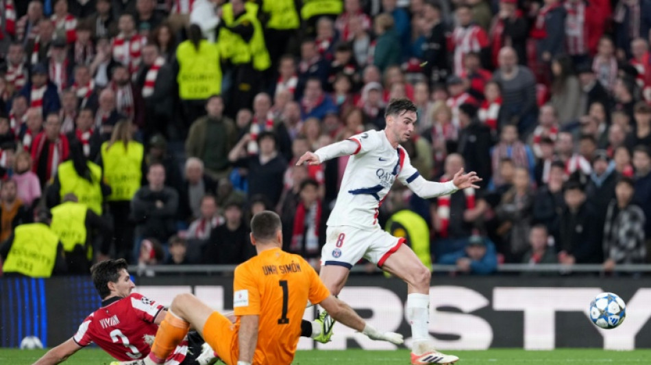  Superb Simon guides Athletic to PSG draw 