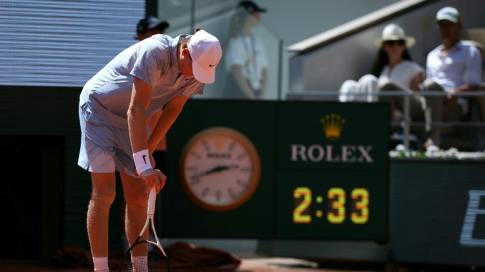  'Dizzy' Sinner wilts in French Open heat, out in second round 