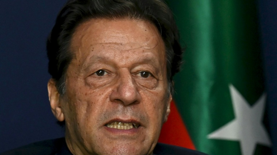  Former cricket captains appeal to Pakistan over Khan health care 