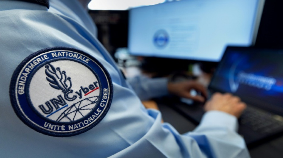  Piratage de cha&icirc;nes de TV payantes: d&eacute;mant&egrave;lement d'un important r&eacute;seau par les cybergendarmes 