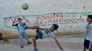 Un muerto y once heridos por incidente en gradas de estadio en Argelia