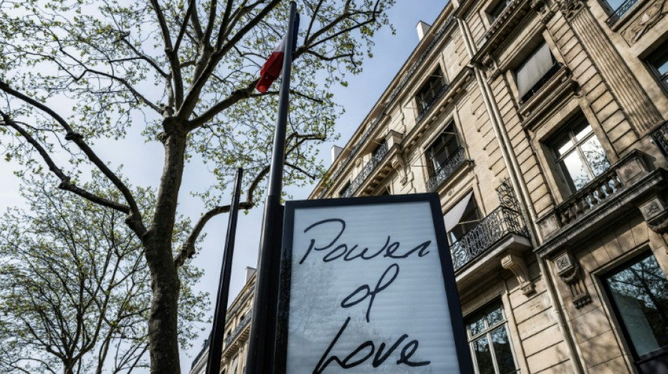  Mysteri&ouml;se Hinweise lassen C&eacute;line-Fans auf Konzert in Paris hoffen 