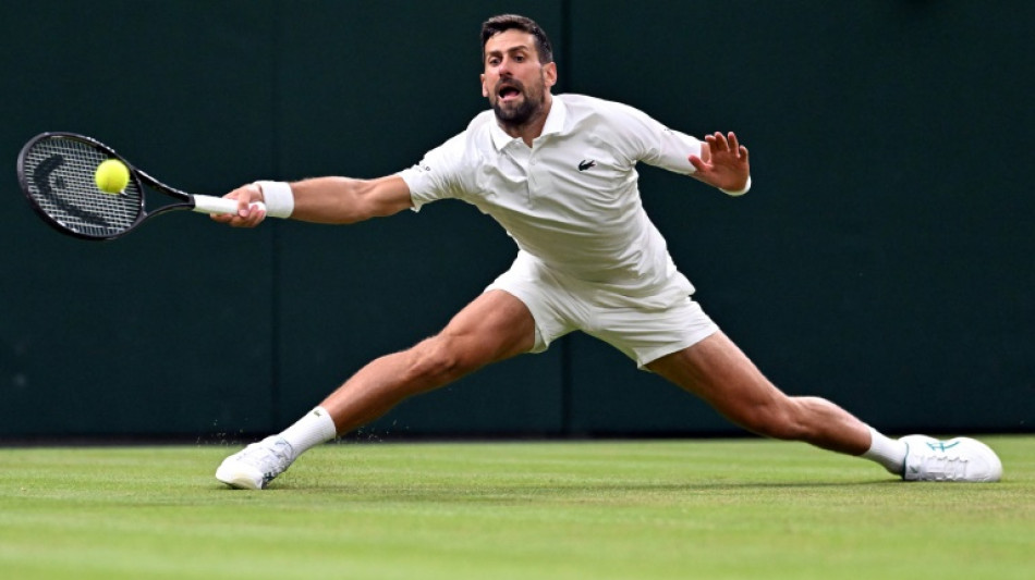  Jovial Djokovic dismantles Tsitsipas to reach Wimbledon third round 