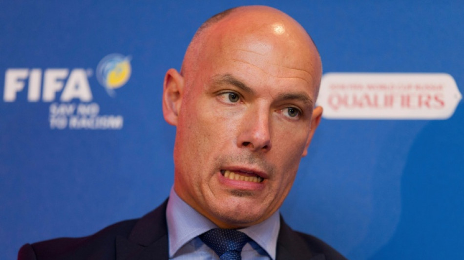  Referees chief Webb wants clamp-down on Premier League set-piece grappling 