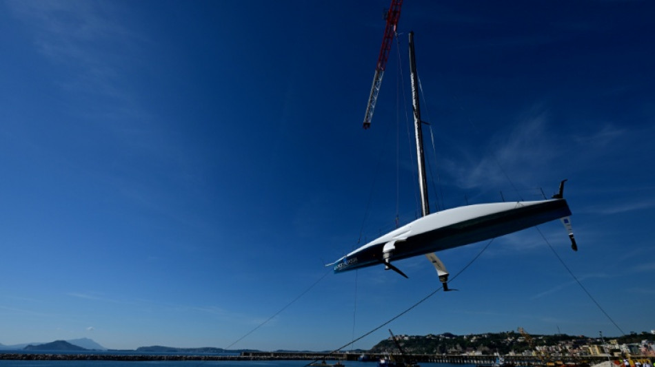  Coupe de l'America : le d&eacute;fi fran&ccedil;ais se jette &agrave; l'eau le premier &agrave; Naples  