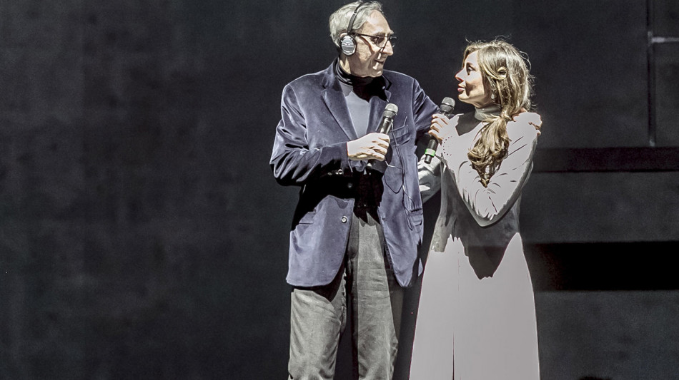  Alice rinvia il live a Roma per problemi di salute 