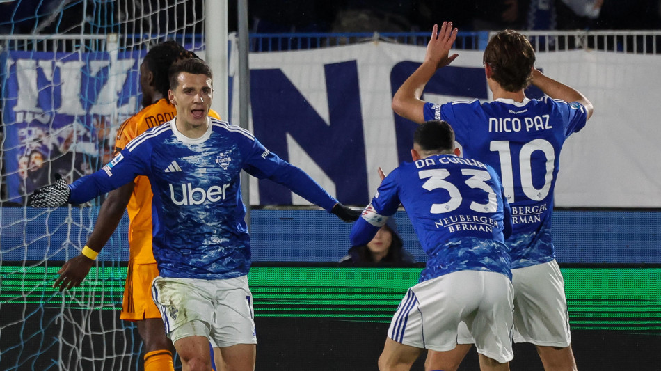  Il Como batte 2-1 la Roma e torna al quarto posto 