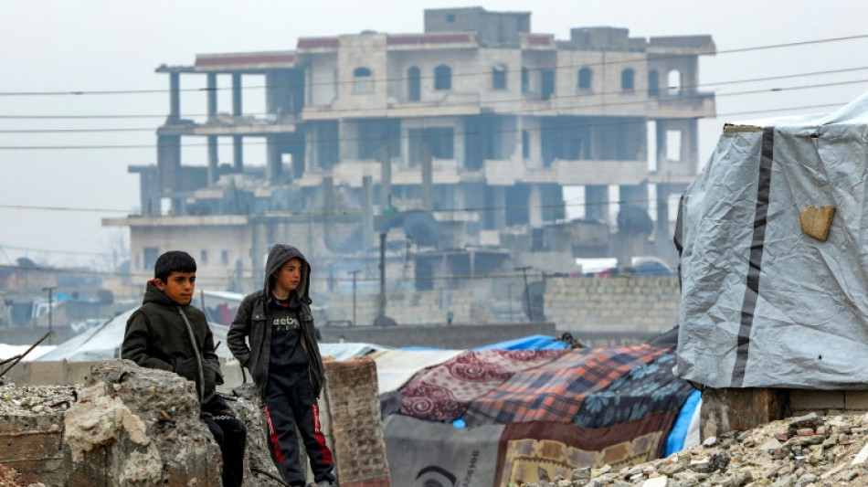 A dif&iacute;cil vida dos &oacute;rf&atilde;os na S&iacute;ria um ano ap&oacute;s o terremoto