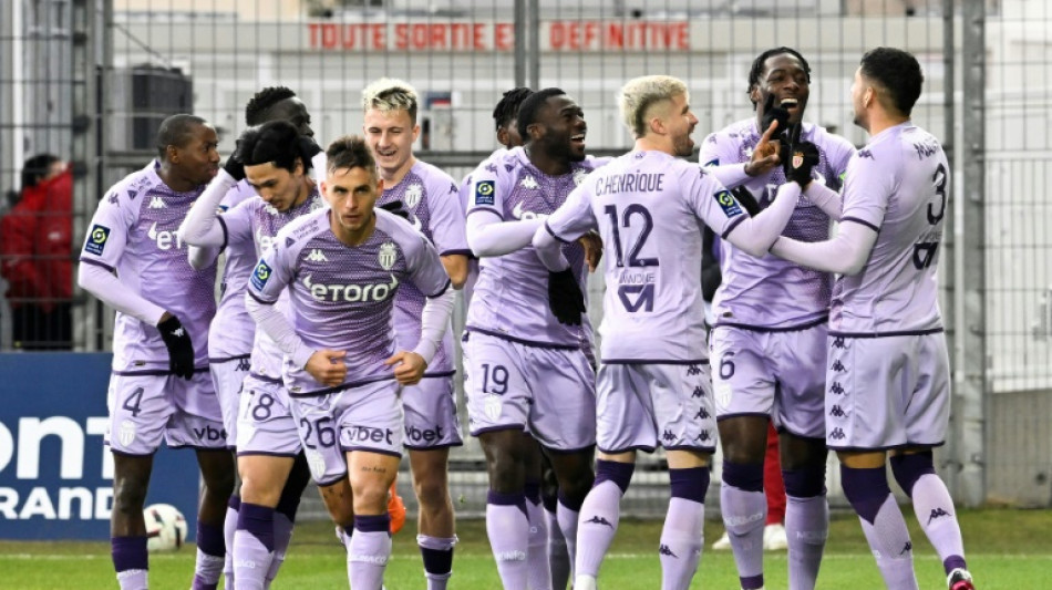 Ligue 1: costaud &agrave; Clermont, Monaco garde le podium en ligne de mire