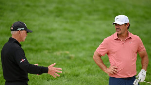 Koepka gets Oakmont scolding and leaps into US Open title hunt