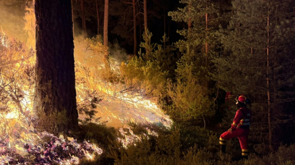  Evacuees from Spain's wildfire struggle with scale of devastation 