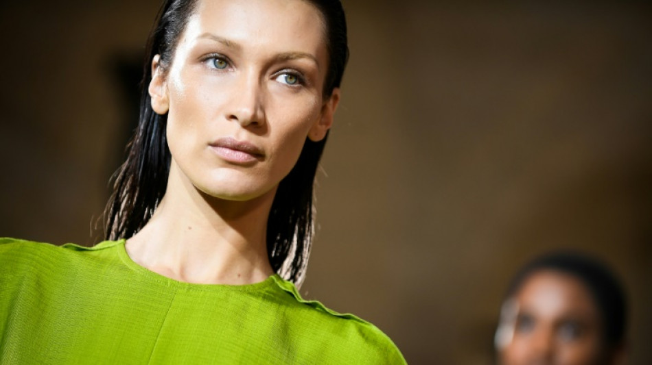 Modemacherin Victoria Beckham zeigt Kollektion bei der Pariser Fashion Week