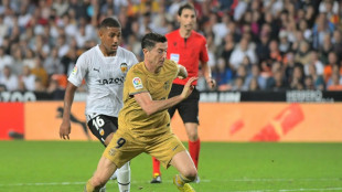 Lewandowski rescata al Bar&ccedil;a en Valencia, el Atl&eacute;tico naufraga en C&aacute;diz