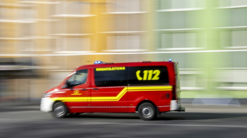  Auto f&auml;hrt in Niedersachsen in Menschengruppe - Mehrere Verletzte 