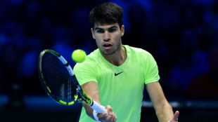 Alcaraz gana a Medvedev y logra el &uacute;ltimo boleto a semifinales del Masters ATP