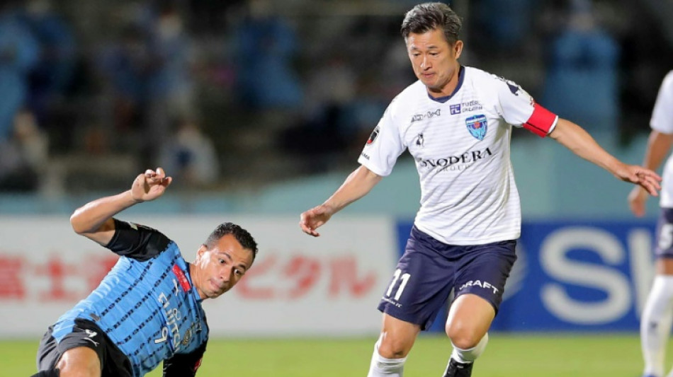  El futbolista japon&eacute;s "King Kazu" anota un gol a los 59 a&ntilde;os 