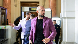 El "influencer" Andrew Tate y su hermano, acusados de "violación" y "tráfico de seres humanos" en Reino Unido, anuncia la Fiscalía