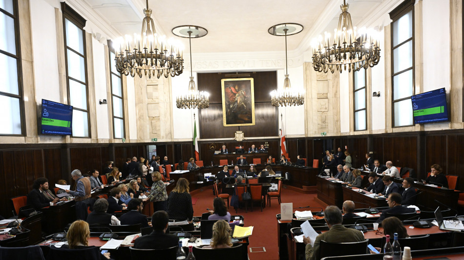 Consiglio comunale di Milano approva vendita stadio San Siro