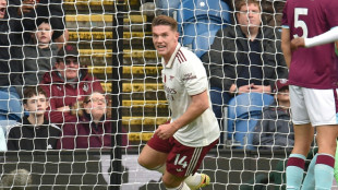 Gy&ouml;keres sofre les&atilde;o muscular e n&atilde;o viaja com Arsenal para Praga