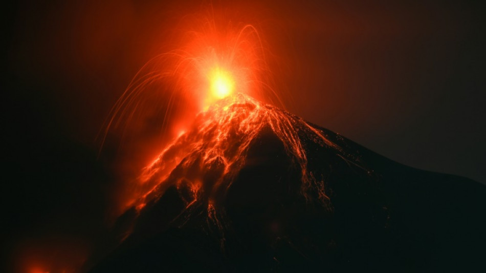 Eruption du Volcan de Fuego au Guatemala, le principal a&eacute;roport ferm&eacute; quelques heures