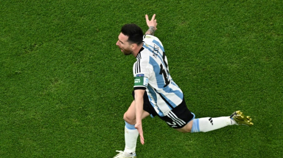 Argentina gana a M&eacute;xico por 2-0 y sigue viva en el Mundial