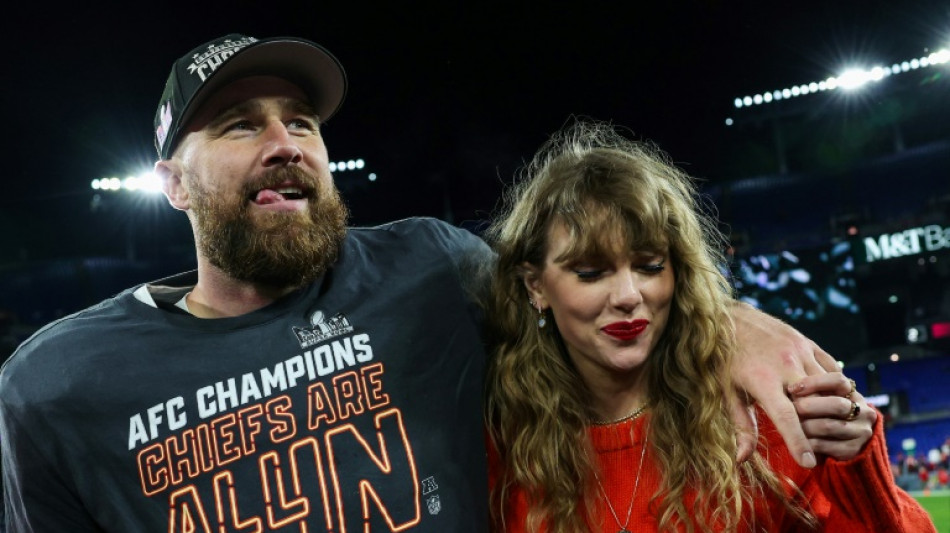 Kelce disfruta de los focos de su relaci&oacute;n con Taylor Swift