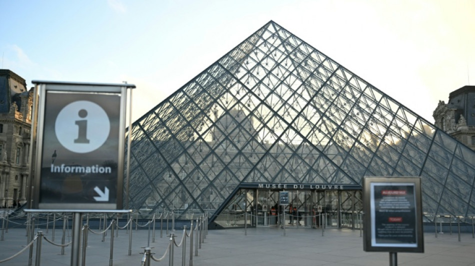  El Louvre cierra este lunes por una huelga de su personal 