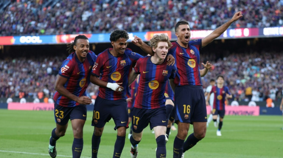  Barca extend perfect streak, Real Madrid survive Vinicius red 