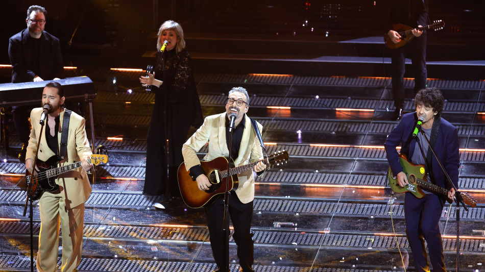 Brunori Sas dedica 'L'anno che verr&agrave;' a Paolo Benvegn&ugrave;