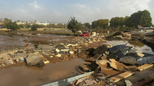 Espa&ntilde;a env&iacute;a m&aacute;s militares a una Valencia traumatizada por la devastaci&oacute;n de las inundaciones