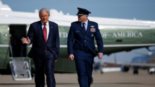 Verd&auml;chtiges Paket auf Trumps Flugplatz: Sieben Menschen im Krankenhaus behandelt