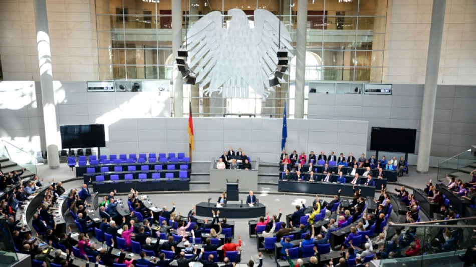 Tankrabatt im Bundestag: Opposition kritisiert wirkungslose Krisenma&szlig;nahme
