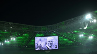 Beckenbauer ser&aacute; homenageado com est&aacute;tua em frente &agrave; Allianz Arena