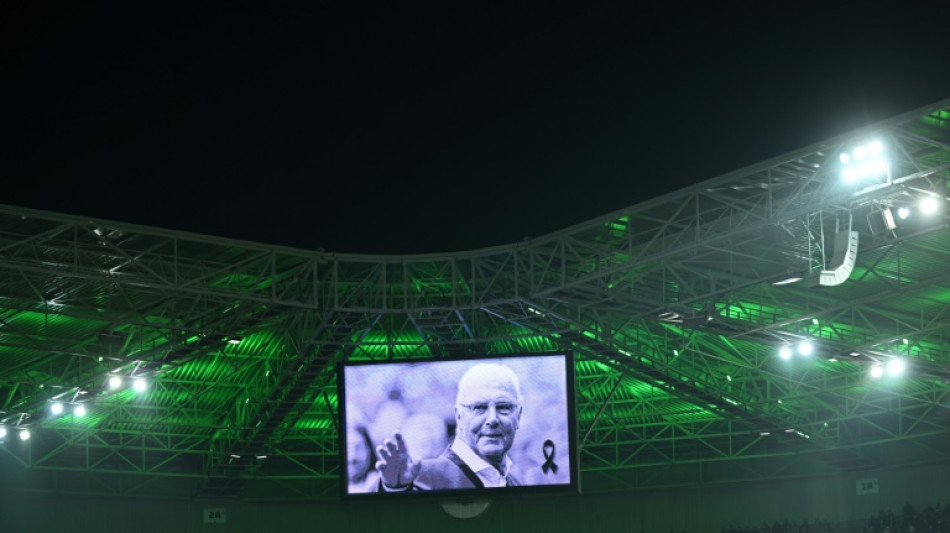 Beckenbauer tendr&aacute; una estatua delante del Allianz Arena