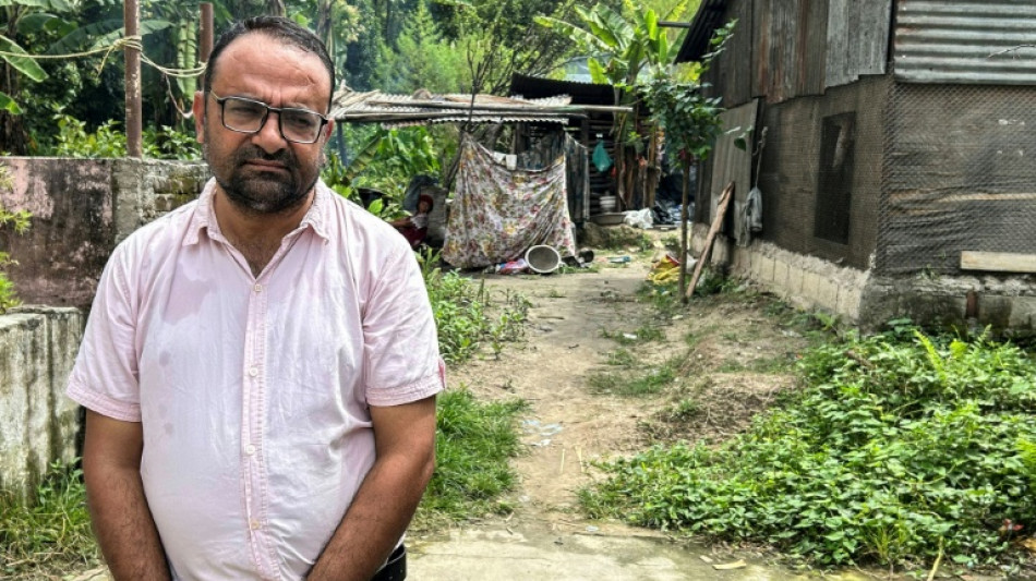  Au N&eacute;pal, le principal qui a sauv&eacute; ses 900 &eacute;l&egrave;ves des eaux 