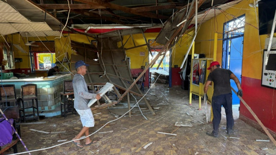  Traumatized Panamanians begin quake recovery 