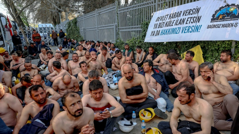  Turkey arrests 110 coal miners on hunger strike 